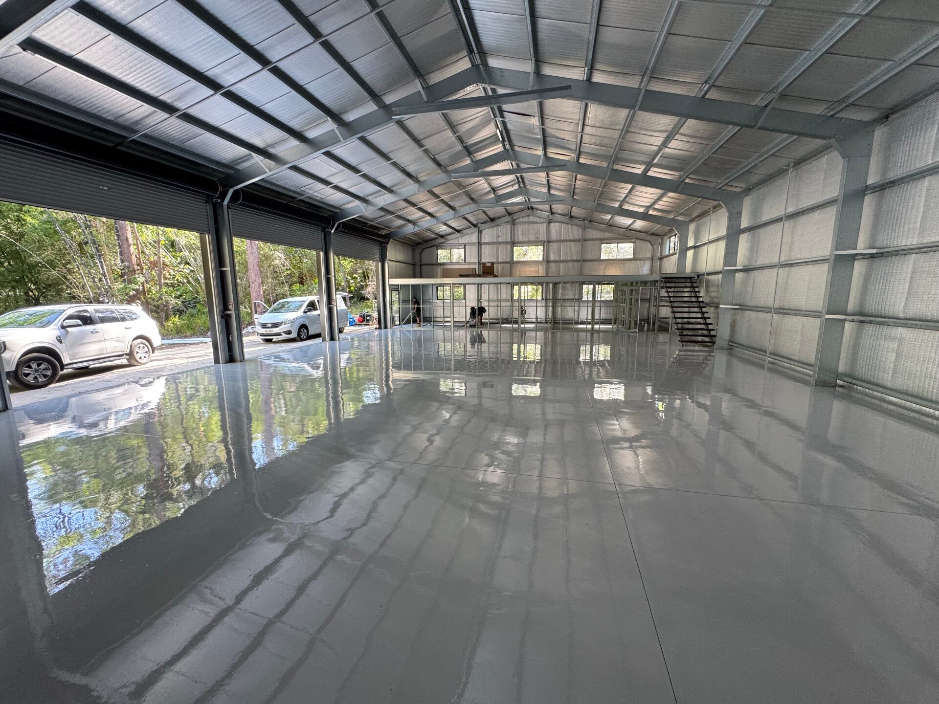 Premium epoxy garage floor with flake finish